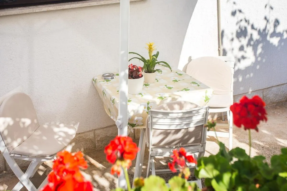 Apartment Robi Punat