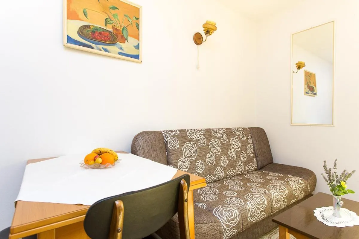 Apartment Robi Punat 0*,